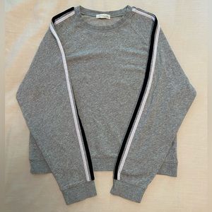 EUC WOMENS TREASURE & BOND CREWNECK